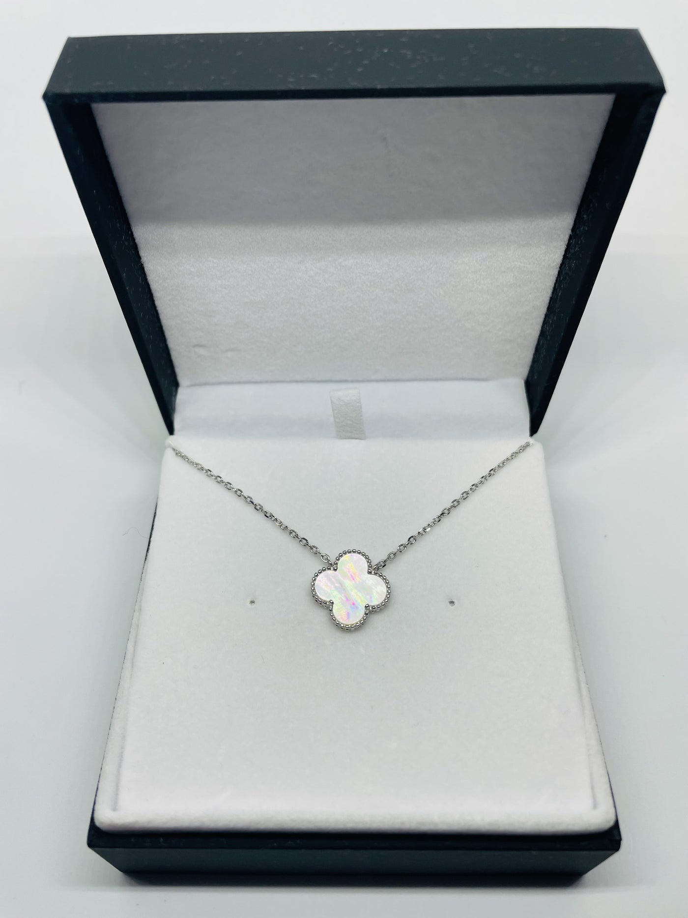 White Mother of Pearl Flower Necklace