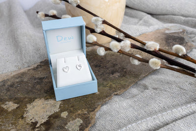 Dew Horse Heart Stud Earrings