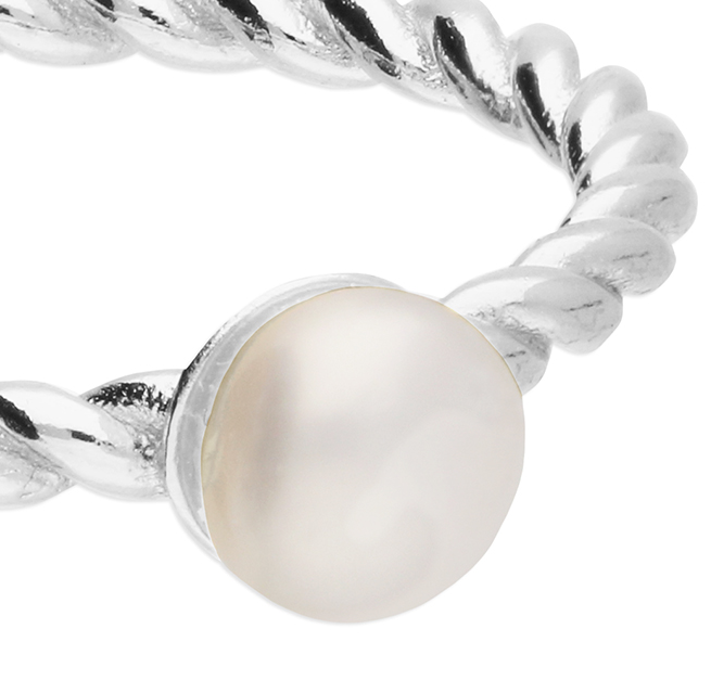 Pearl Twist Band Ring