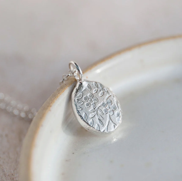 Silver Daisy Pattern Nugget Pendant