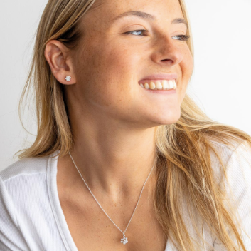 Dew Crystal Paw Print Pendant