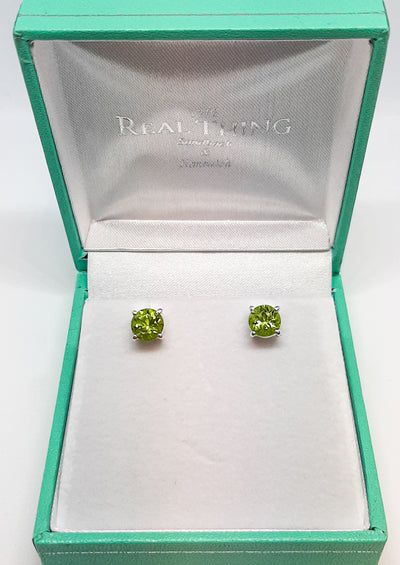 Round Claw Set Peridot Stud Earrings