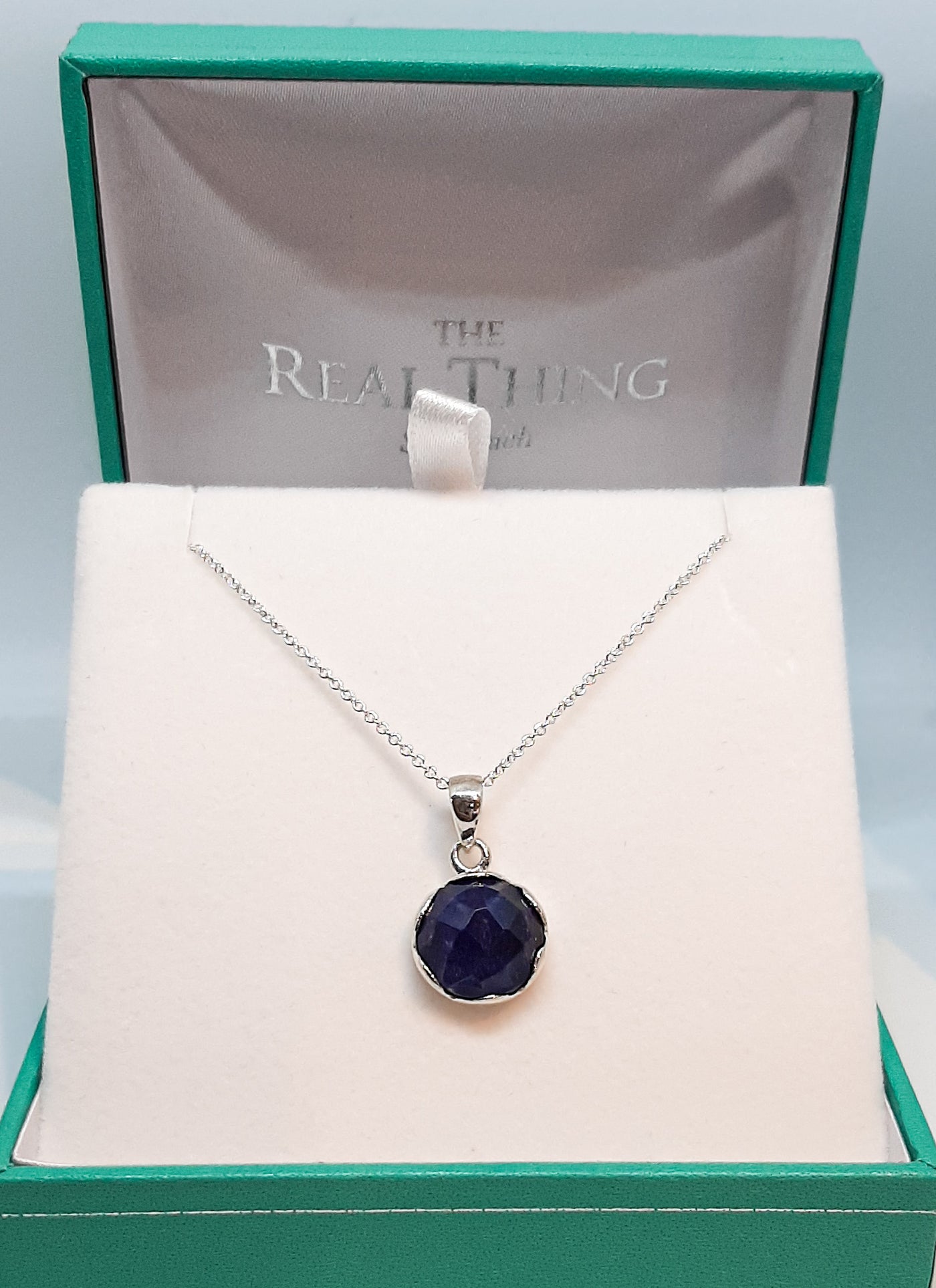 Sapphire Round Scallop Edge Pendant