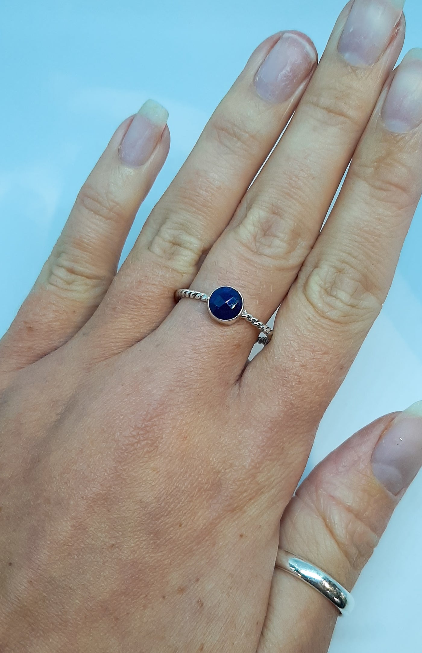 Sapphire Round Stone Twisted Rope Ring