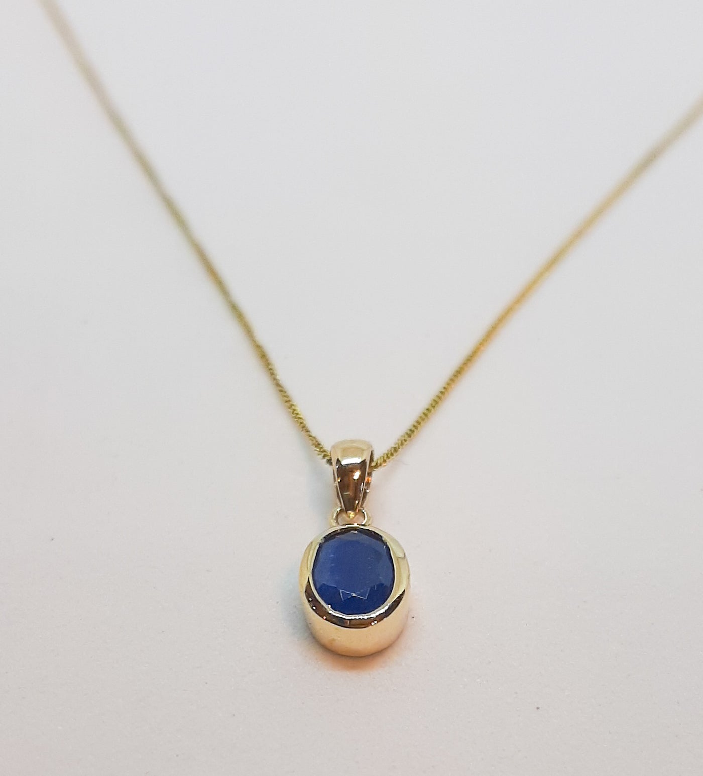 9ct Gold Sapphire Oval Pendant