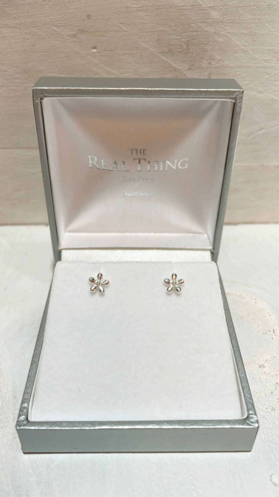 Dainty Daisy Stud Earrings