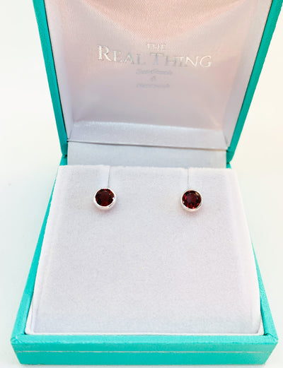 Garnet 5mm Round Facetted Stud Earrings